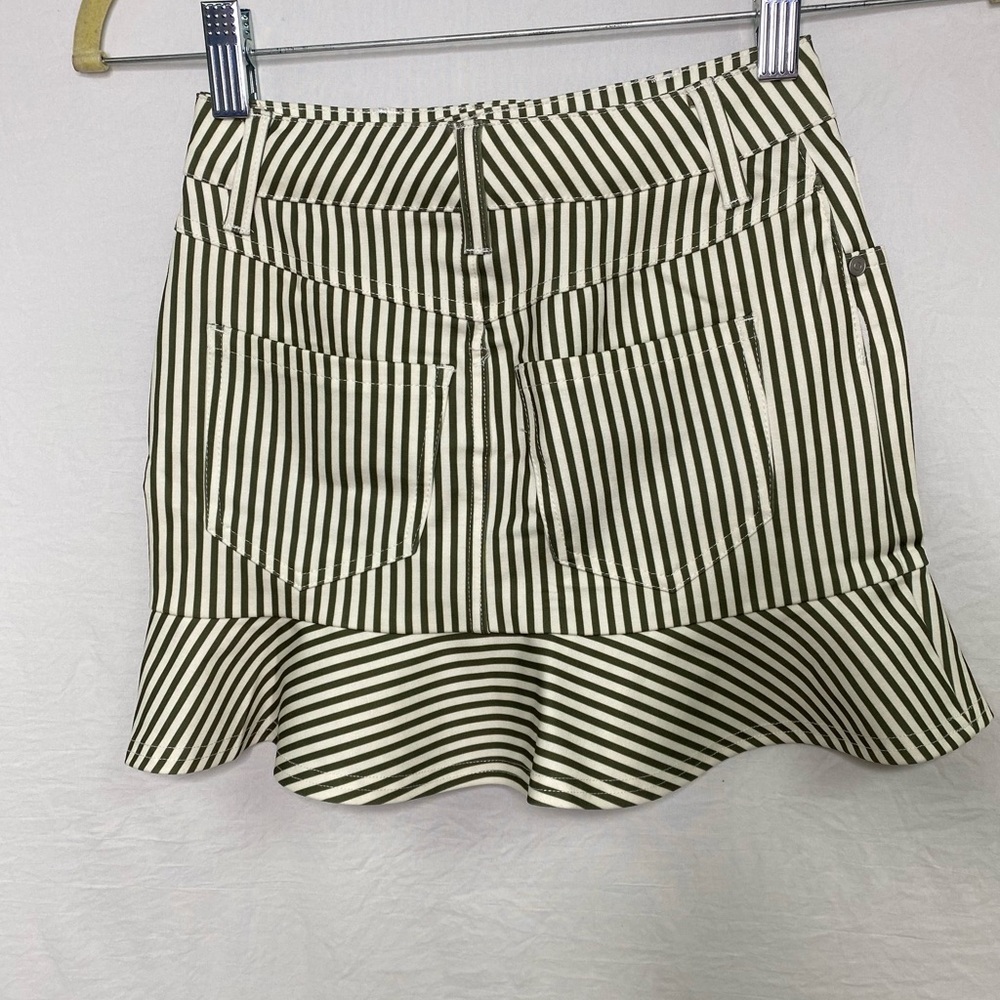 NWT Cato Girls skirt ,Size (S8) green and white color